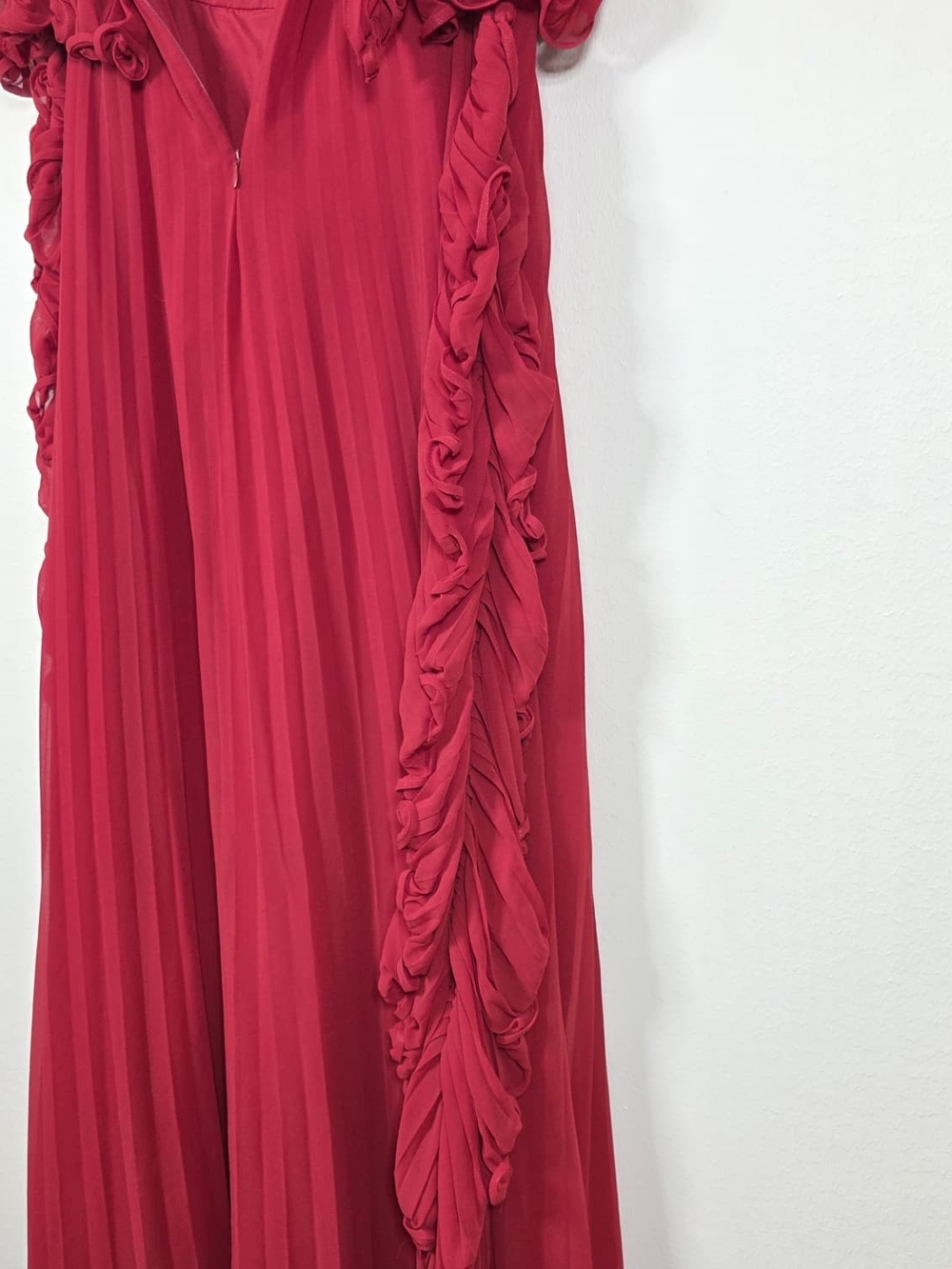 BADGLEY MISCHKA PLEATED RUFFLE GOWN SIZE 14 MSRP $890 - Picture 6 of 13